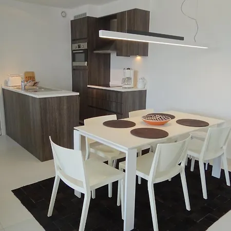 דירה Lelantina 303 With Large Swimming Pool ניופורט